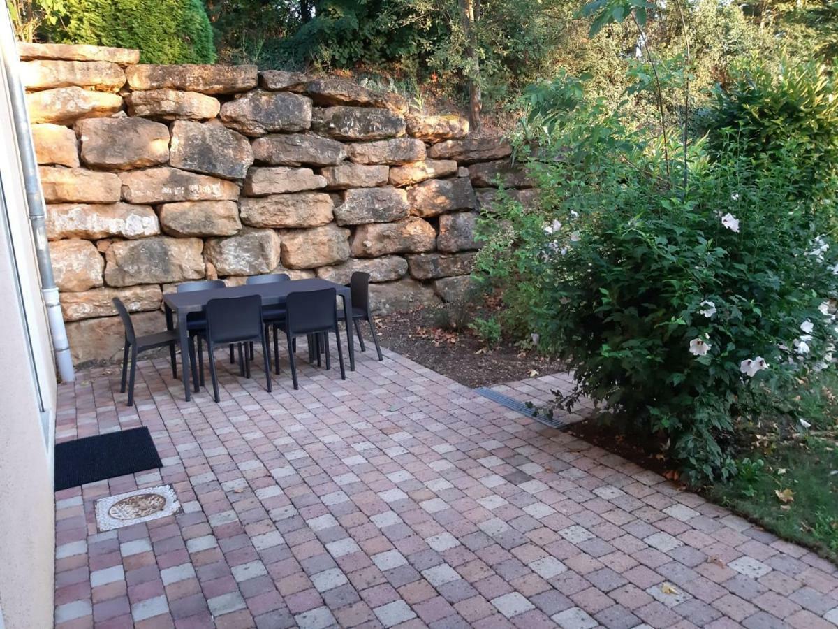 Appartement Dans Propriete Calme En Pleine Nature Charbonnières-les-Bains Εξωτερικό φωτογραφία